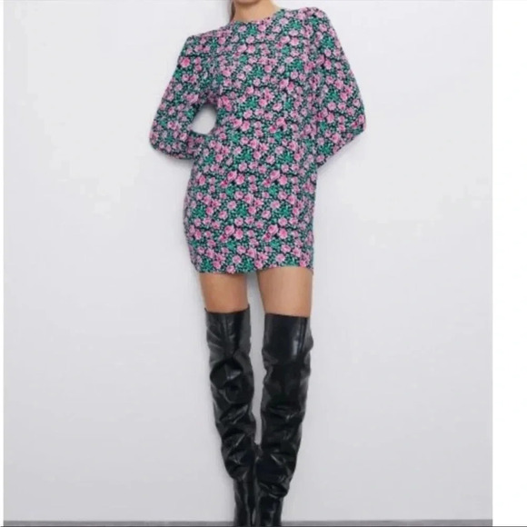 Blogger Favorite Zara ditzy floral puff sleeve mini dress - Picture 3 of 12